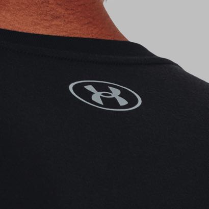 Playera Under Armour Stacked Hombre