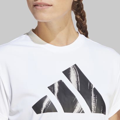 Playera adidas Run It Brand Love Mujer